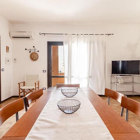 イーゾラ・ロッサRelax Family House Al Mareアパートメント エクステリア 写真