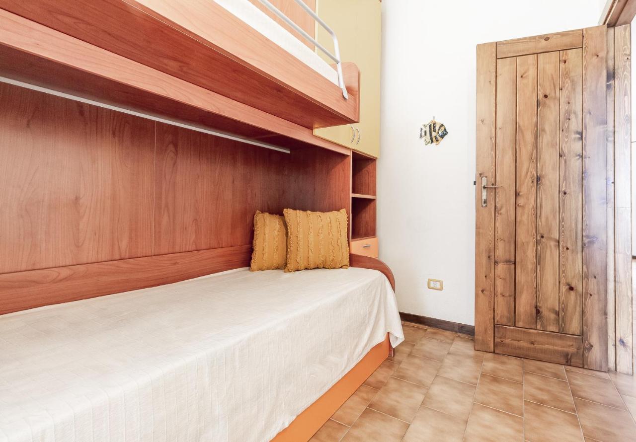 イーゾラ・ロッサRelax Family House Al Mareアパートメント エクステリア 写真